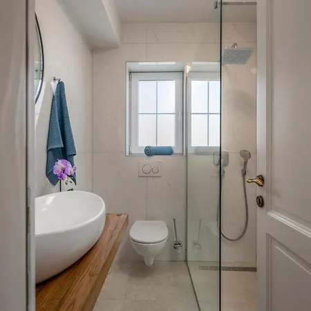 Katarina With Pool Villa *