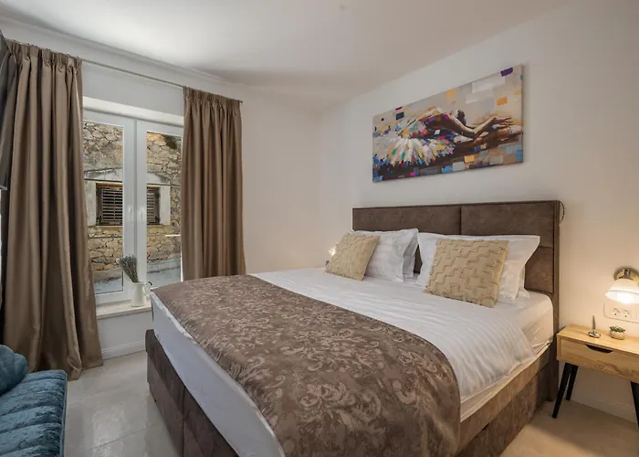 Katarina With Pool *