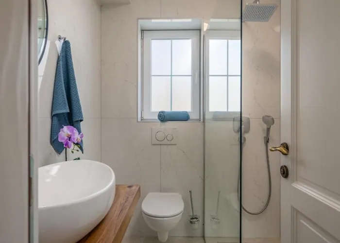 Katarina With Pool 빌라 *